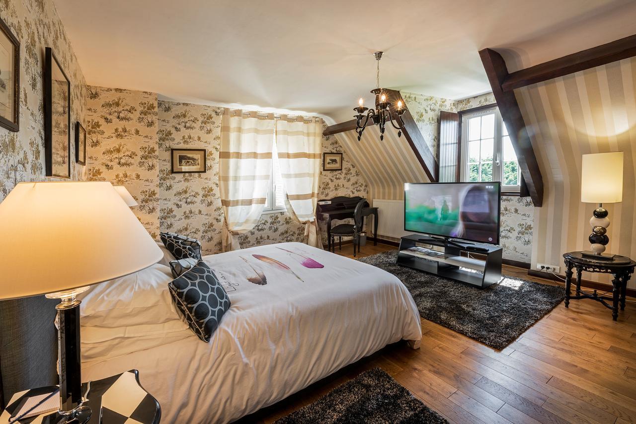Bed and Breakfast Domaine Du Bois Des Anges Germigny-l'Eveque Экстерьер фото